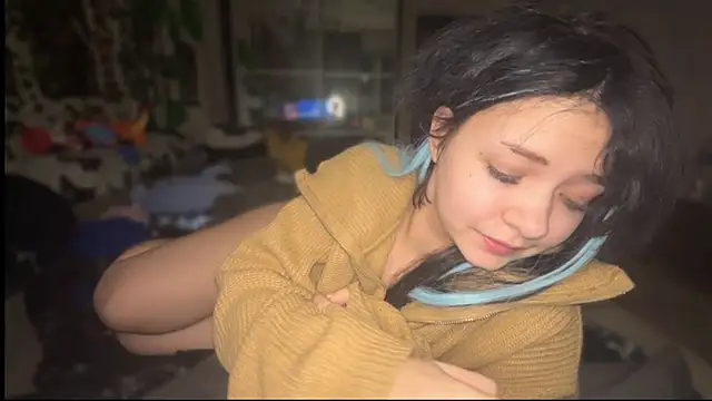 nikoli naw online show from November 29, 8:20 pm