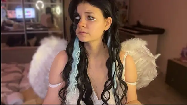 nikoli naw online show from October 31, 6:48 pm