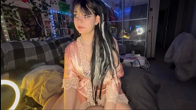 nikoli naw online show from January 9, 9:22 pm