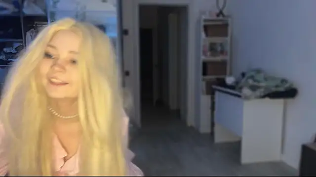 nikoli naw online show from March 3, 8:27 pm