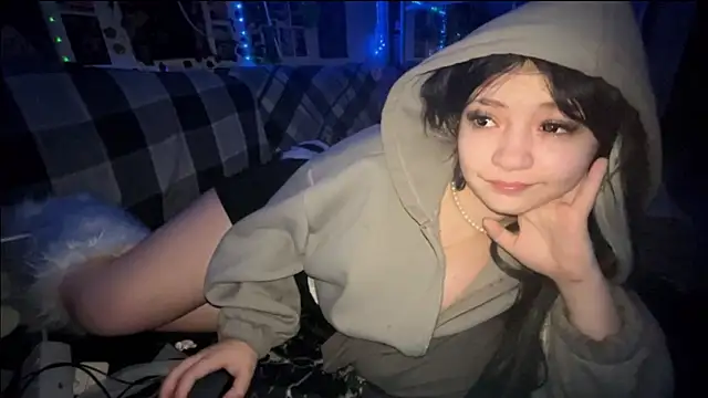 nikoli naw online show from February 11, 9:14 pm