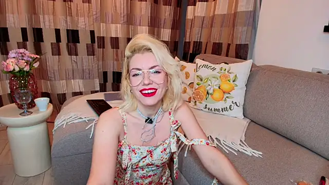 Snapshot of Hellen_TheSoul chatting on April 30, 2:40 am Hellen TheSoul online show from April 30, 2:40 am
