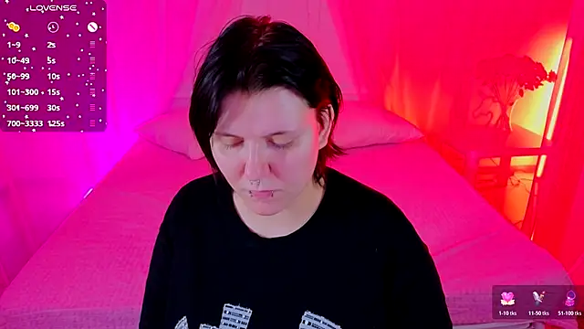 bluelunaray online show from November 27, 10:48 am