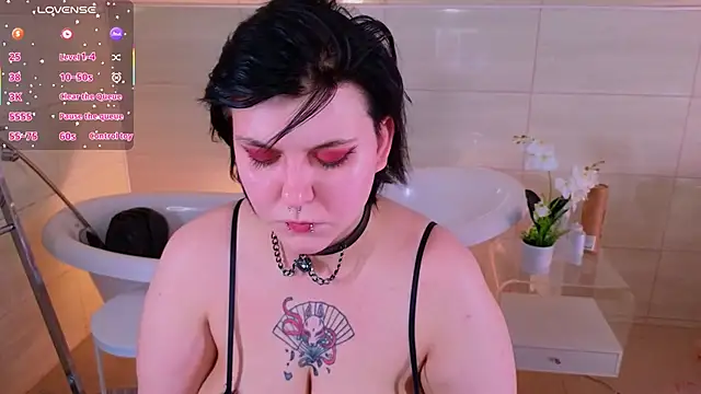 bluelunaray online show from October 26, 10:59 am