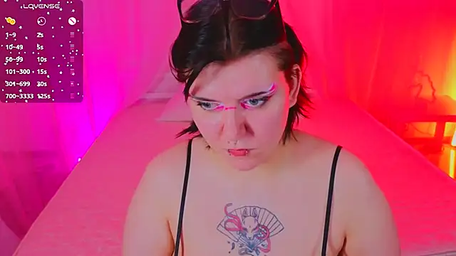 bluelunaray online show from November 26, 11:10 am