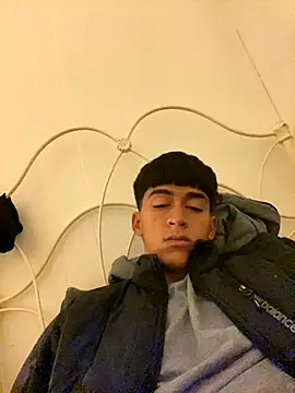 Snapshot of BadboyXXXMZ chatting on October 13, 5:09 am BadboyXXXMZ online show from October 13, 5:09 am