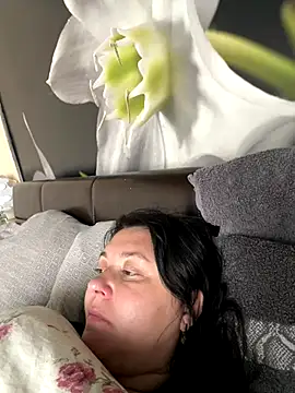 Snapshot of Liza_Will chatting on November 27, 10:16 am Liza Will online show from November 27, 10:16 am