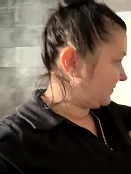 Snapshot of Liza_Will chatting on November 30, 9:32 am Liza Will online show from November 30, 9:32 am