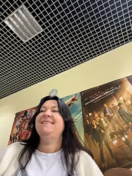 Snapshot of Liza_Will chatting on November 8, 8:07 am Liza Will online show from November 8, 8:07 am