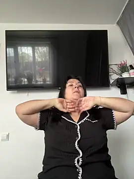 Snapshot of Liza_Will chatting on December 16, 8:07 am Liza Will online show from December 16, 8:07 am