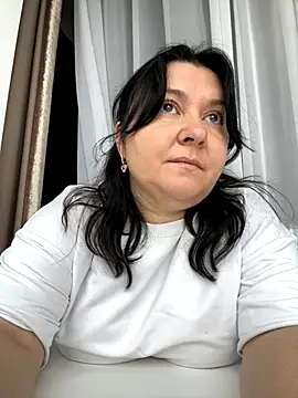 Snapshot of Liza_Will chatting on December 2, 9:33 am Liza Will online show from December 2, 9:33 am