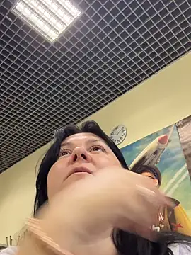 Snapshot of Liza_Will chatting on November 28, 10:48 am Liza Will online show from November 28, 10:48 am