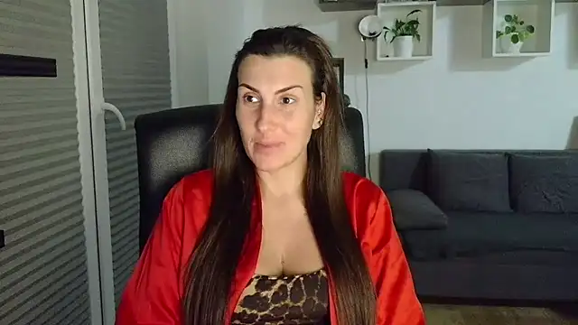 DonnaAmore online show from October 7, 8:10 pm