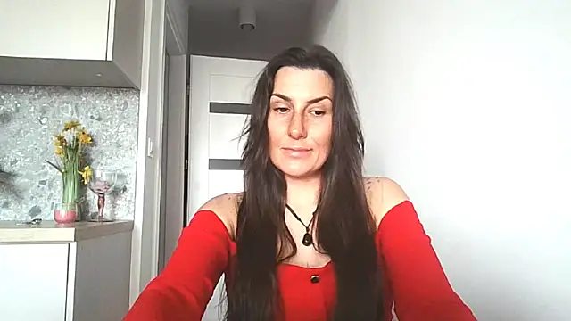 DonnaAmore online show from April 10, 3:30 pm