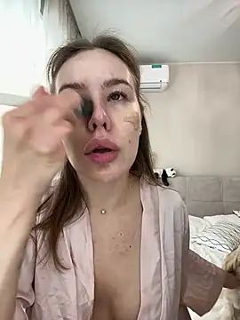 Ashley Roys online show from March 7, 10:10 am