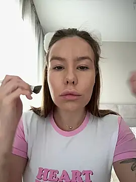 Ashley Roys online show from March 5, 10:45 am