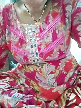 Snapshot of Cuty_siya_143 chatting on April 20, 1:13 pm Cuty siya 143 online show from April 20, 1:13 pm