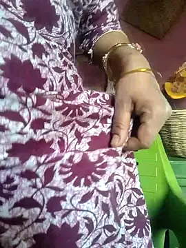 Snapshot of Cuty_siya_143 chatting on April 24, 11:45 am Cuty siya 143 online show from April 24, 11:45 am