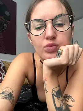 Snapshot of ElizabetBlack chatting on September 30, 8:31 am ElizabetBlack online show from September 30, 8:31 am