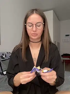 Snapshot of ElizabetBlack chatting on October 23, 5:28 am ElizabetBlack online show from October 23, 5:28 am