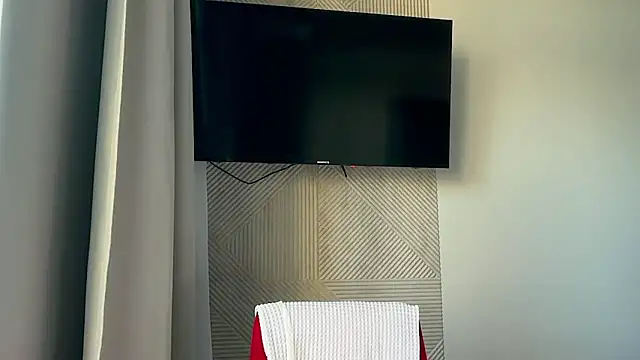 Snapshot of LuxXAngel chatting on July 1, 12:22 am LuxXAngel online show from July 1, 12:22 am
