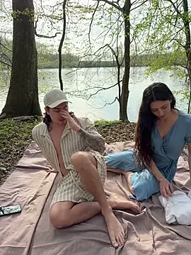 Airelle online show from March 21, 3:27 pm