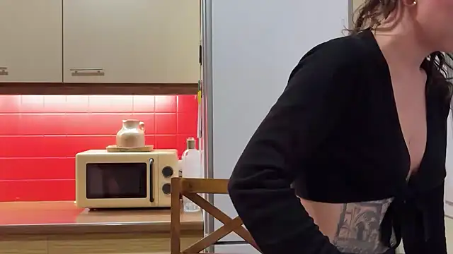 Airelle online show from March 6, 8:37 pm