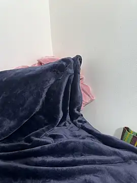 Snapshot of YourSlutBoySl chatting on February 18, 5:49 am YourSlutBoySl online show from February 18, 5:49 am