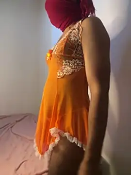 Snapshot of YourSlutBoySl chatting on December 22, 6:13 am YourSlutBoySl online show from December 22, 6:13 am