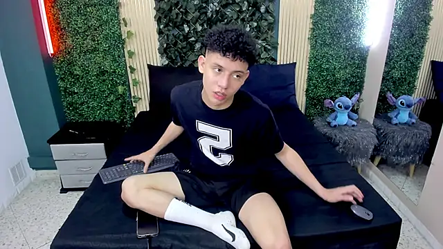 JoseLucian online show from November 21, 8:19 pm