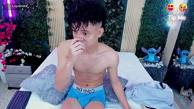 JoseLucian online show from October 29, 7:35 pm