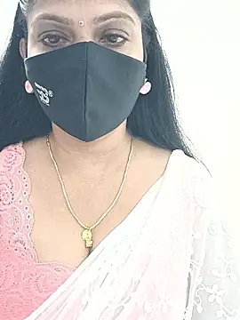 Snapshot of shivani27 chatting on January 14, 6:11 pm shivani27 online show from January 14, 6:11 pm