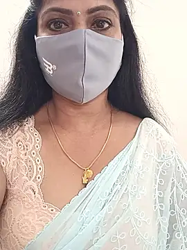 Snapshot of shivani27 chatting on January 12, 4:25 pm shivani27 online show from January 12, 4:25 pm