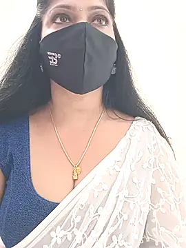 Snapshot of shivani27 chatting on February 15, 8:57 am shivani27 online show from February 15, 8:57 am