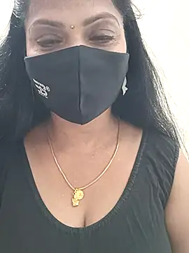 Snapshot of shivani27 chatting on December 1, 5:36 pm shivani27 online show from December 1, 5:36 pm