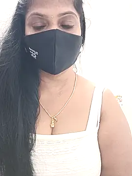 Snapshot of shivani27 chatting on February 16, 5:44 pm shivani27 online show from February 16, 5:44 pm