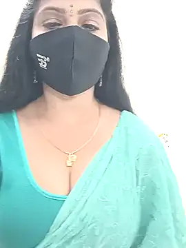 Snapshot of shivani27 chatting on February 23, 5:57 pm shivani27 online show from February 23, 5:57 pm