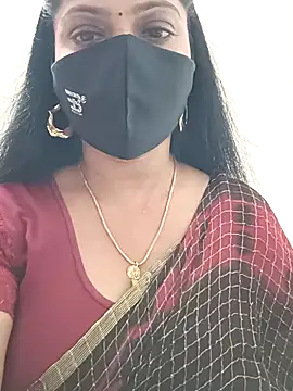 Snapshot of shivani27 chatting on December 18, 8:41 am shivani27 online show from December 18, 8:41 am