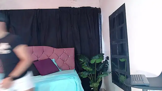 Snapshot of daring_sexy_boys chatting on September 14, 7:03 pm daring sexy boys online show from September 14, 7:03 pm