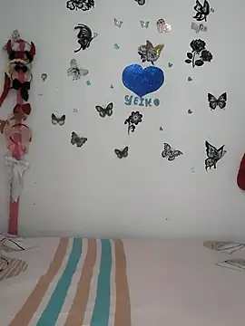 Snapshot of AntonelaMorriz chatting on December 4, 8:24 am AntonelaMorriz online show from December 4, 8:24 am