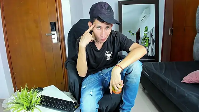 Davide 444 online show from October 7, 4:35 am