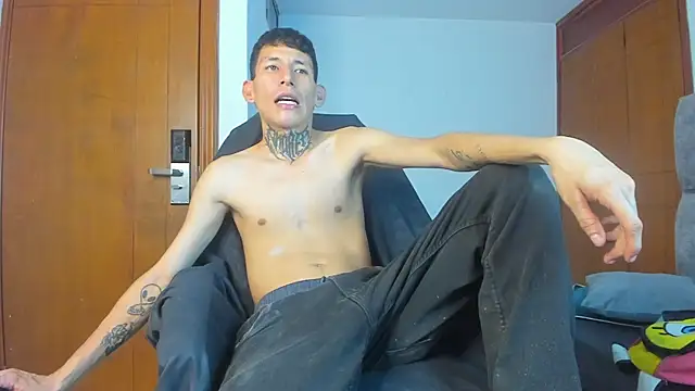 Davide 444 online show from September 26, 4:30 am