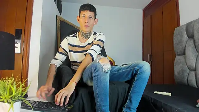 Davide 444 online show from October 14, 1:39 am