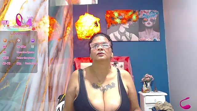 DinaDIRTY online show from October 31, 4:09 am