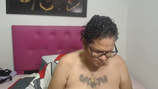 DinaDIRTY online show from November 23, 6:40 pm