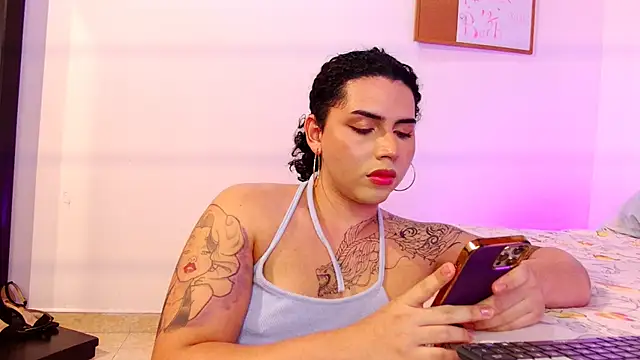 NoahMonroe 11 online show from November 5, 8:45 pm