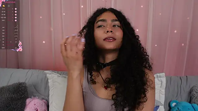 Snapshot of Victoria_Curly chatting on November 4, 12:36 am Victoria Curly online show from November 4, 12:36 am