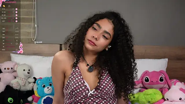 Snapshot of Victoria_Curly chatting on November 22, 3:05 am Victoria Curly online show from November 22, 3:05 am