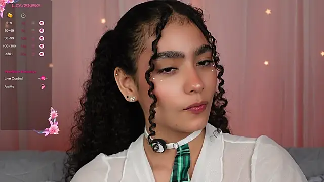 Snapshot of Victoria_Curly chatting on October 6, 2:24 am Victoria Curly online show from October 6, 2:24 am