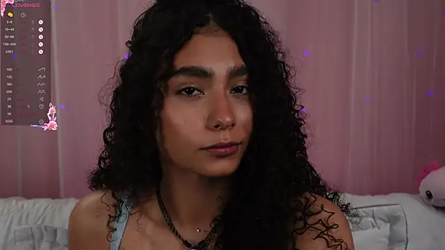 Snapshot of Victoria_Curly chatting on October 31, 11:55 pm Victoria Curly online show from October 31, 11:55 pm